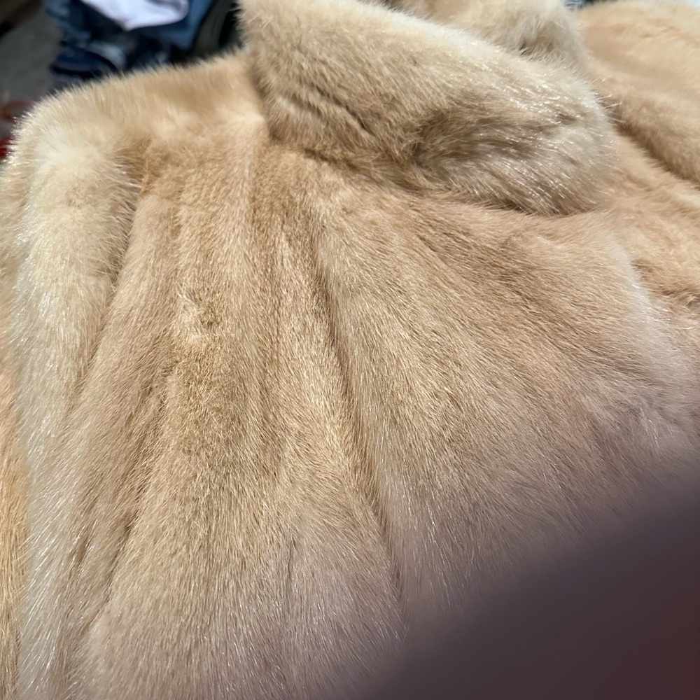 Luxurious Tan Faux Fur Coat with Matching Hat - Picture 2 of 15